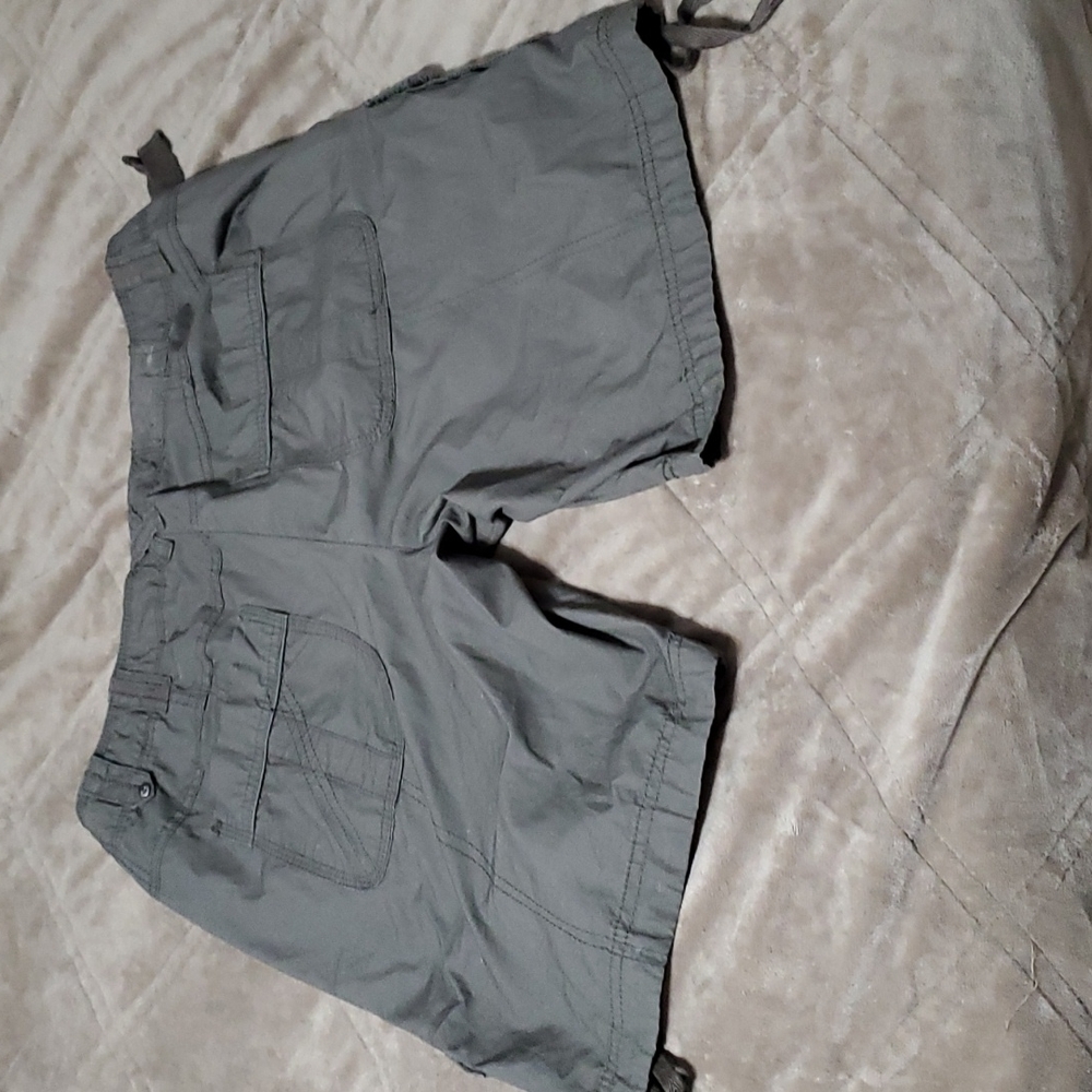 Dalia  collection  shorts - Picture 3 of 3